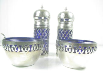 Sal de plata y agitador de pimienta, crema de plata, tazón de azúcar, conjunto de servicio, placa de plata vintage, decoración de bodas, vidrio azul cobalto