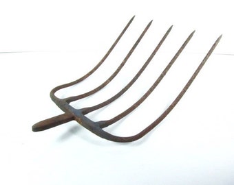 Farmhouse, vintage tool, pitch fork, farm implement, rust, iron, rustic,