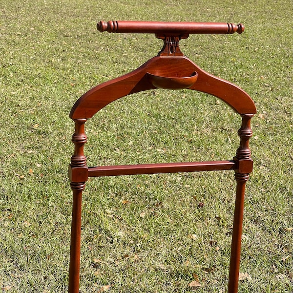 Vintage Valet Stand, Butler stand,change holder,clothes hanger, Suit Stand, french country,farmhouse,mid century, dark wood, shop display,