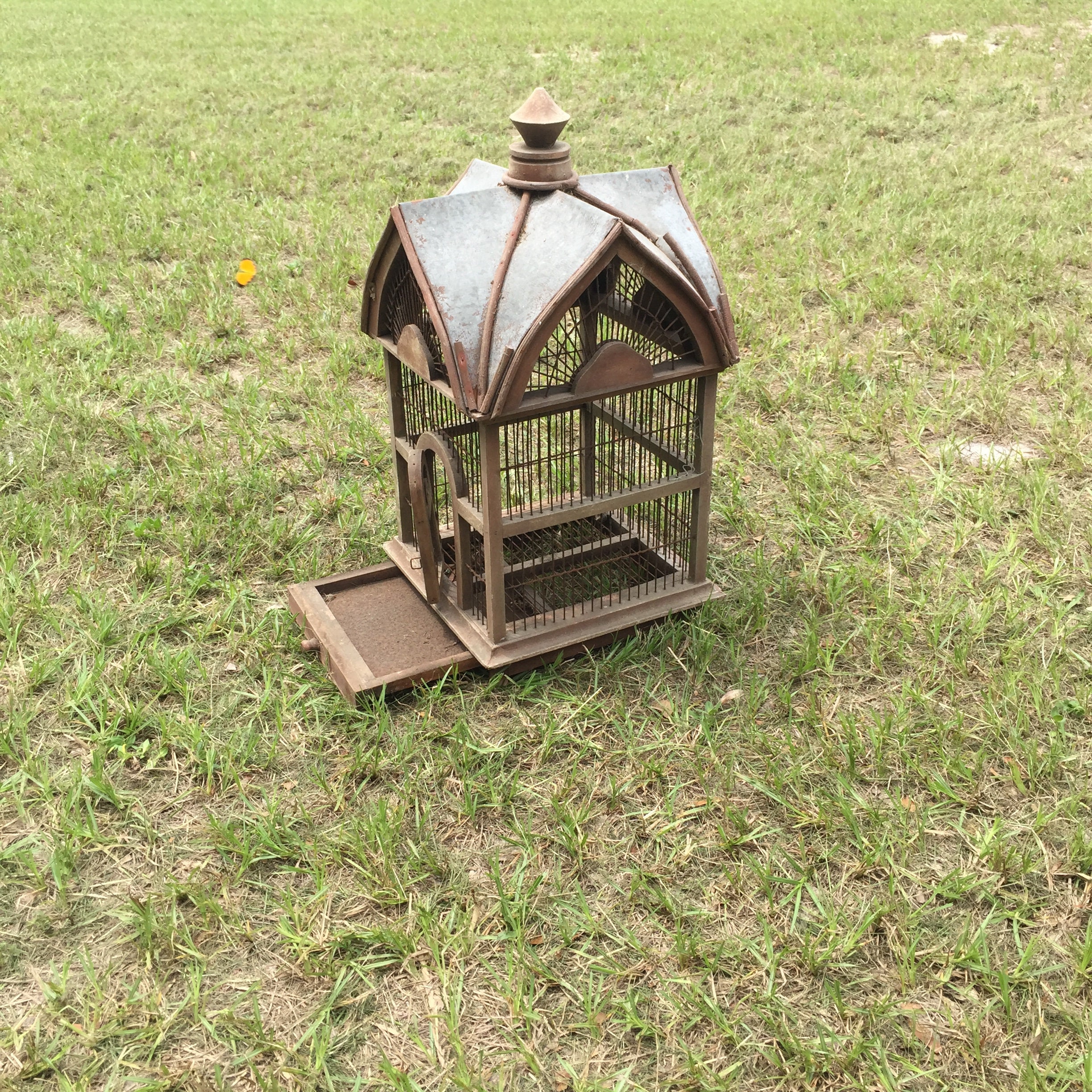 Snapshot of Avian Wood Birdcage Manufacturer Usa