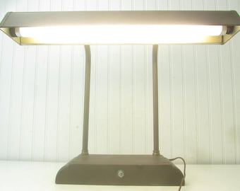 Vintage desk lamp, vintage light, metal light, office decor, vintage light,industrial decor, mid century decor, electrical,