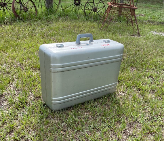 VINTAGE SUITCASE, ALUMINUM Suitcase, Halliburton Zero Suitcase
