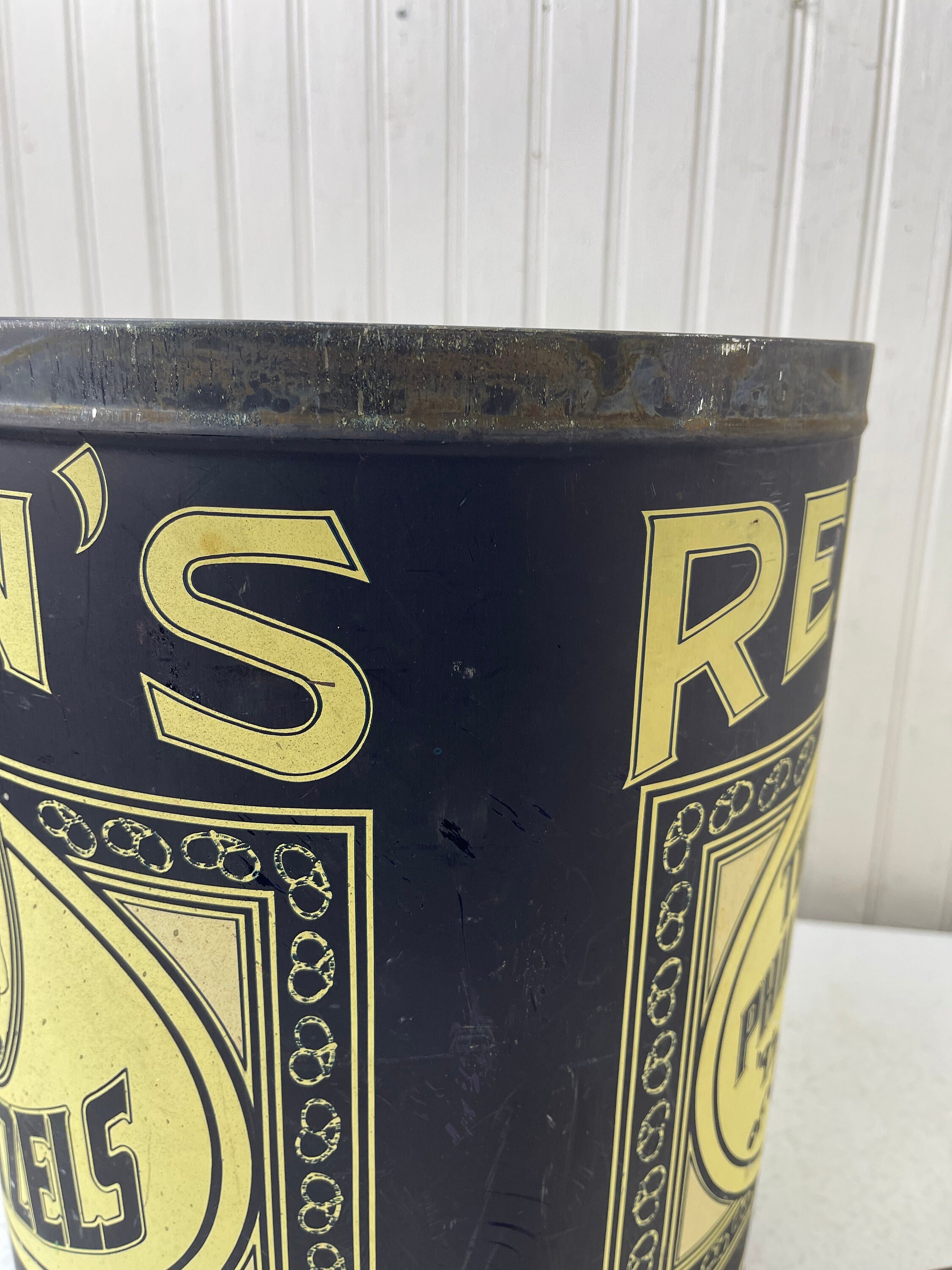 Antique Reisman Pretzel Can,vintage Advertising, Large Can, Metal