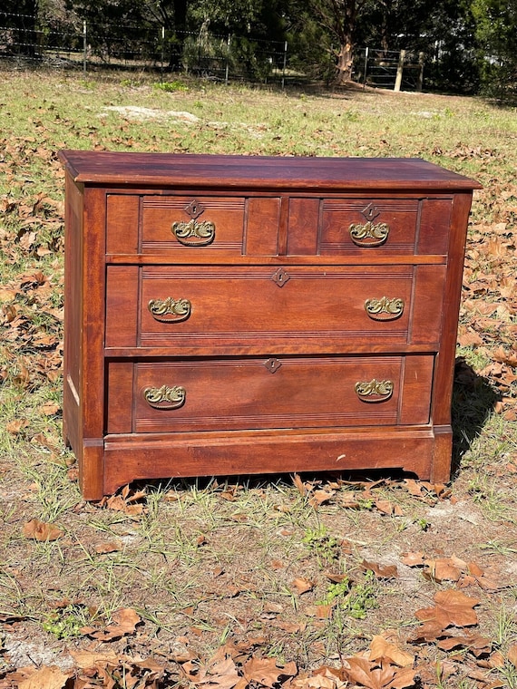 antique dresser for sale Vintage in Walnut Vintage tiger oak dresser for