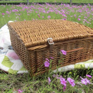 English Picnic Basket, Picnic Basket, Basket, Wicker Picnic Basket ...