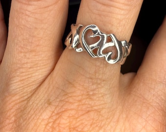 Anillo vintage de plata de ley con corazones de Tiffany & Co.
