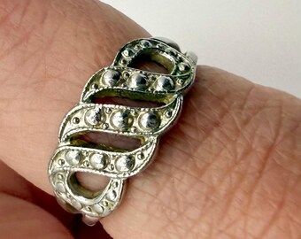 Silver tone Avon Ring, Size 6