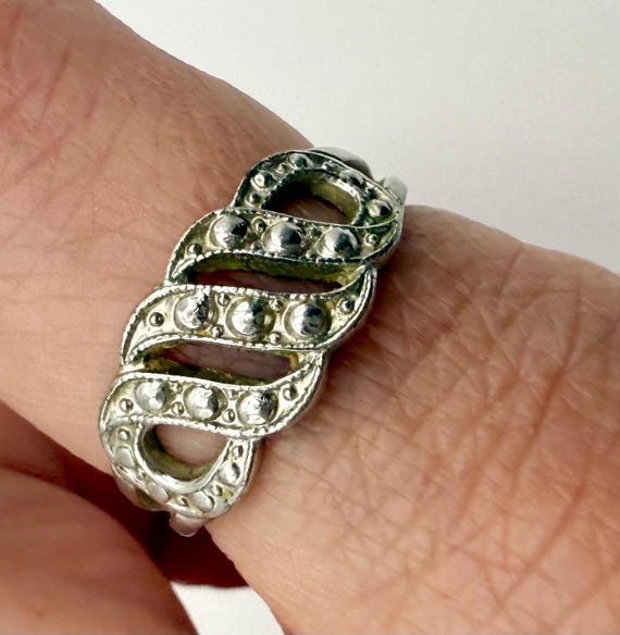 Silver tone Avon Ring, Size 6 - image 1