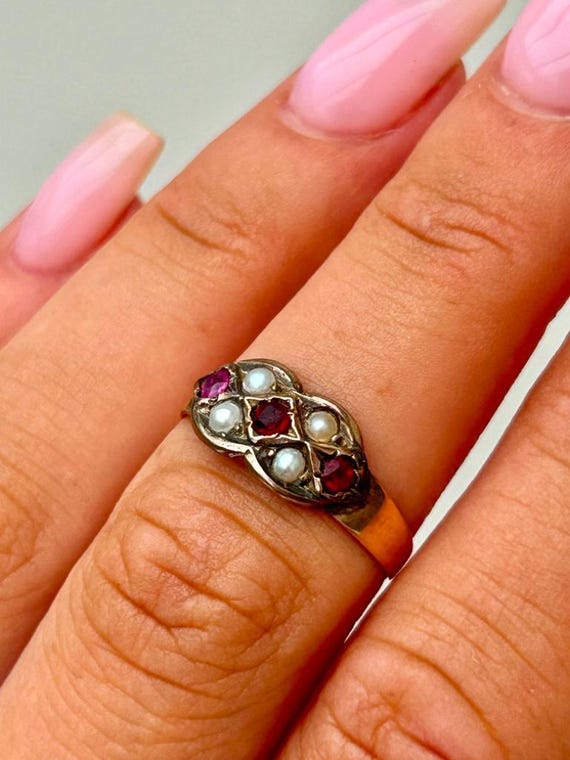 Gold Ruby/garnet and Pearl Ring - image 4