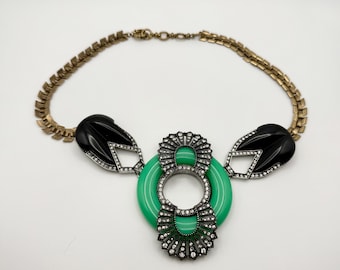 Collar de traje vintage verde y negro