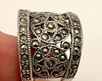 Anillo vintage de plata de ley y marcasita