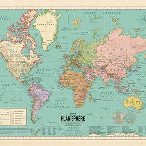 K&ouml;nnte beinhalten: Eine Weltkarte im Vintage-Stil mit blauem Ozeanhintergrund und Landmassen in verschiedenen Farben. Die Karte tr&auml;gt den Titel "Planisph&auml;re" und enth&auml;lt eine Legende und eine Kompassrose.