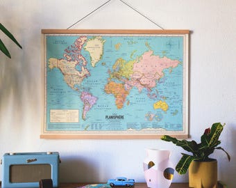 World Map Poster Kit Current, World Map, Planisphere Detailed Vintage Style (French) with Magnetic Poster Holder. Worldmap