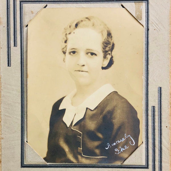 1934 Female portrait graduation photograph in folder from High School of Commerce Springfield MA with hand written letter, 1930's fashion