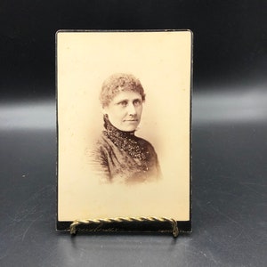 Antique 1880&#39;s photo Older woman, photographer Kroneberger, Chester PA, cabinet card photo, antique studio photography, portrait photos