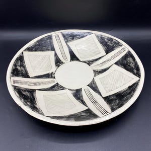 Vintage Art Pottery bowl Hotsherds Sante Fe New Mexico, Authentic Anasazi Design, Mancos, CO Pueblo 2 (900-1100 AD) Hand coiled black/white