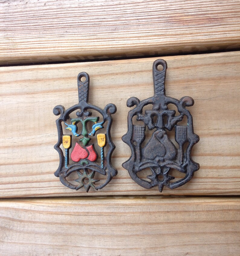 Kitchen Decor Trivets Brown Stove Wall Gift Idea Old Metal Vintage Two Small Cast Iron