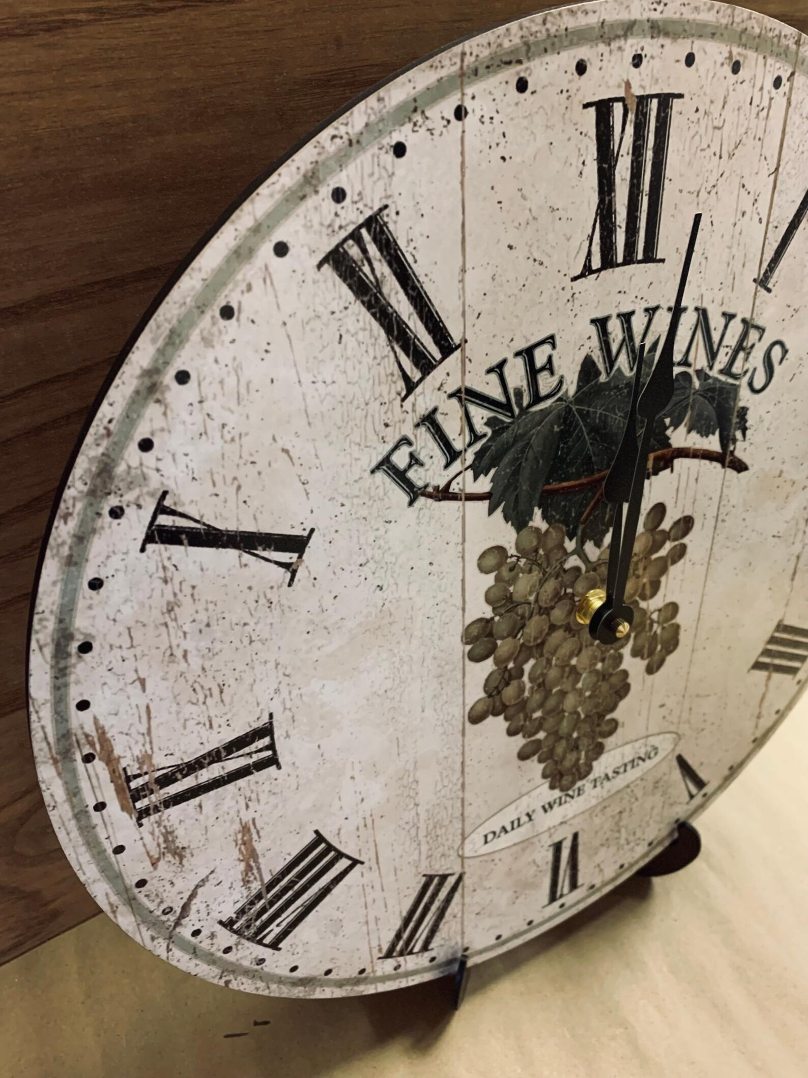 White Grapes Wine Clock – Elegant Wall Clock for Wine Enthusiasts - Etsy