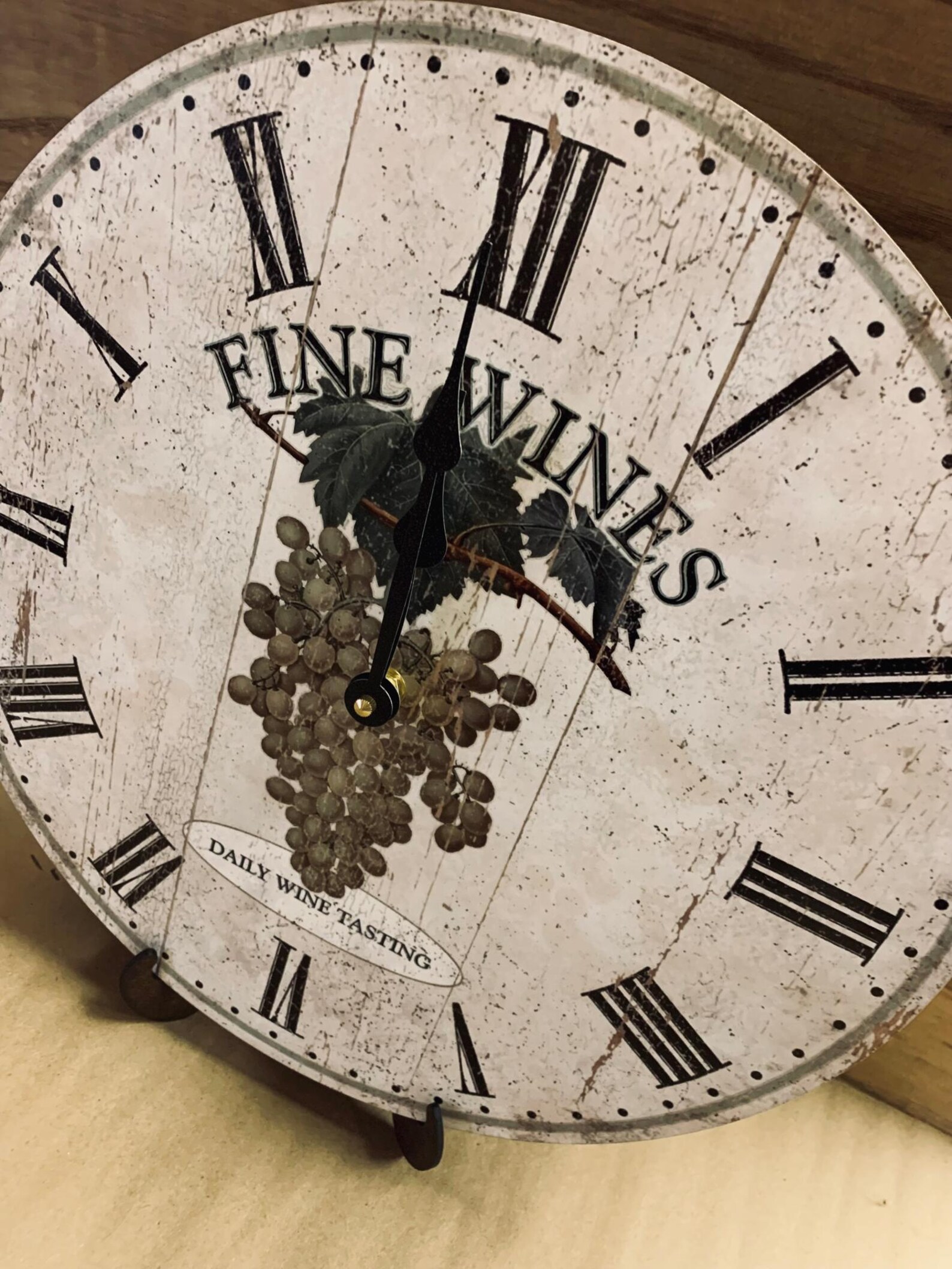 White Grapes Wine Clock – Elegant Wall Clock for Wine Enthusiasts - Etsy
