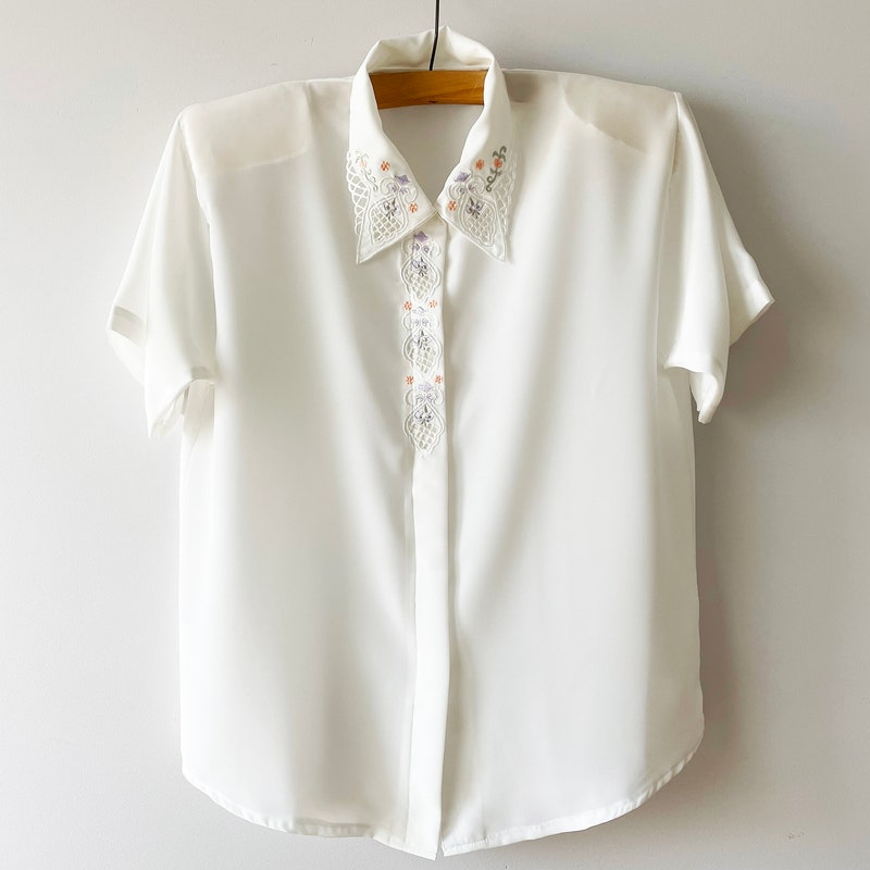 Women's Embroidered Short Sleeve Blouse