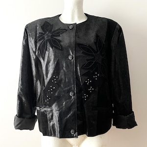 Veste en cuir en daim noir, blazer court pour femmes, blazer court en cuir véritable, veste en cuir véritable avec épaulettes, idée cadeau, taille moyenne