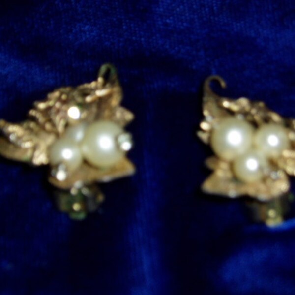 Vintage Julio Jewels Earrings  Filigree Floral Leaf Faux Pearls Rhinestones Retro 50s