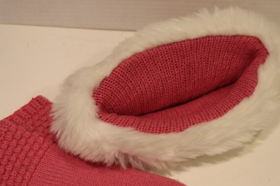 Pink Tobaggon and Gloves with White Fur Trim - image 3