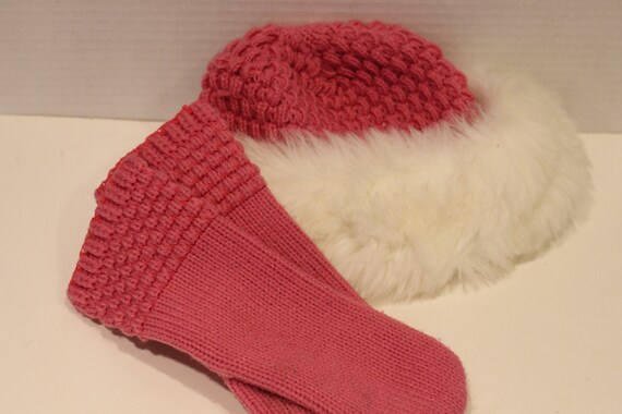 Pink Tobaggon and Gloves with White Fur Trim - image 2