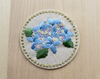 Strykmärke med förgätmigejblomma, broderad applikation med blå blommor för kläder, kawaii blommig lapp med vårblommor