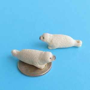 Miniature Seal Pup, Terrarium & Fairy Garden Supplies, Micro Tiny Marine Arctic Creatures Soap Making Resin Diorama Supplies