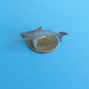 Miniature Great White Shark - Mini OceanTerrarium Supplies - Teeny Tiny Sea Creatures Soap Making Diorama Supplies - Shark Lover Gift