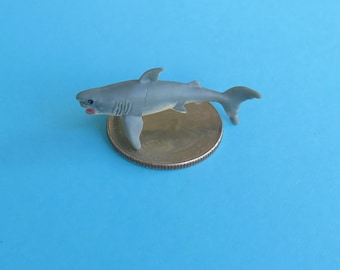 Miniature Great White Shark - Mini OceanTerrarium Supplies - Teeny Tiny Sea Creatures Soap Making Diorama Supplies - Shark Lover Gift