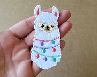 White Llama Alpaca Iron-On Patch, DIY Embroidered Applique, Decorative Llama Clothing Patch, Alpaca Theme Art Badge, Llama Lover Gift