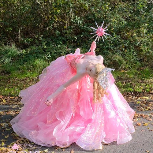 wicked glinda pink dress Deluxe The skirt is the true showstoppera dramatically voluminous Princess Wicked Glinda Pink Dress