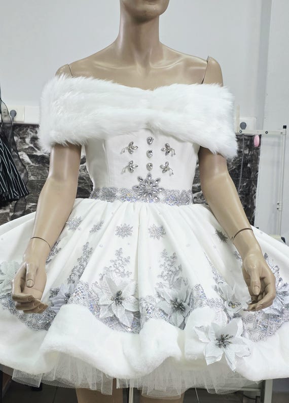 white winter wonderland dresses Dress , Snow Queen Holiday Gown, Luxury adult utu Dress Size:XXSmall Christmas pictures Holiday seasons collection-sustainable-dresses Cocktail Dresses Size 16