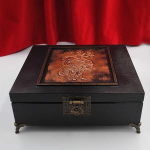 Okkulte Kunst Box alchemistisches Symbol Schmuckschatulle aus Holz & handgefertigt