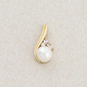 Pendant Only 10k Yellow Gold Freshwater Pearl & Cubic Zirconia Pendant