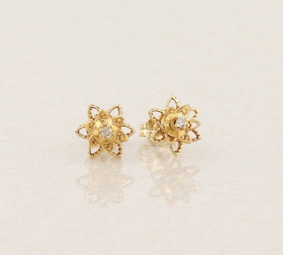 14k Yellow Gold Diamond Flower Earrings Stud Post - image 1