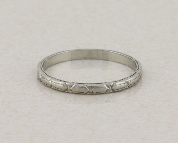 18k White Gold Antique Art Deco Patterned Band Ri… - image 1