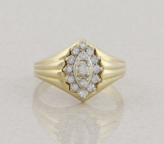0.25 ct Glowing Gardenia Solitaire Diamond Engagement Ring