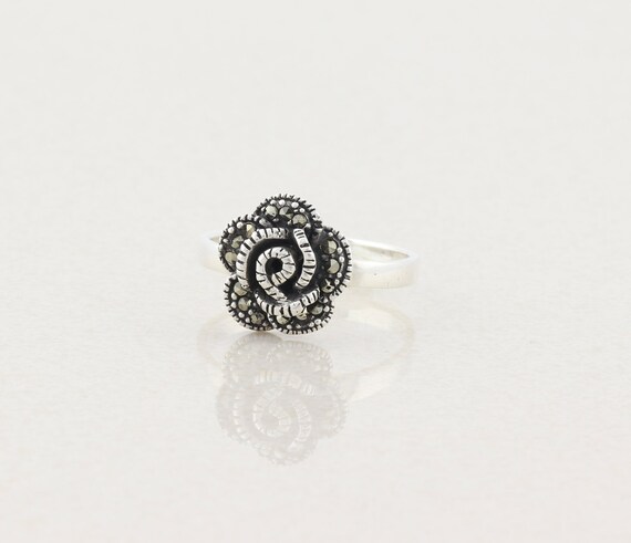 Sterling Silver Marcasite Flower Ring Size 8 - image 5