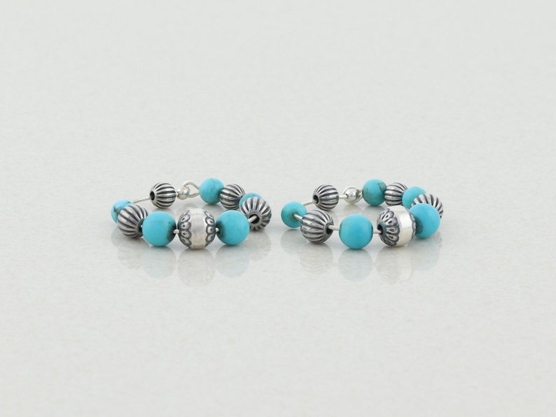 Sterling Silver Created Turquoise Bead Hoop Earrings Bild 1
