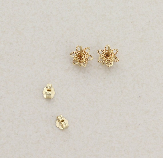 14k Yellow Gold Diamond Flower Earrings Stud Post - image 7