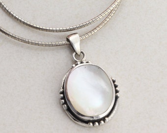 Sterling Silver Mother of Pearl Wire Style Necklace 16 inch chain