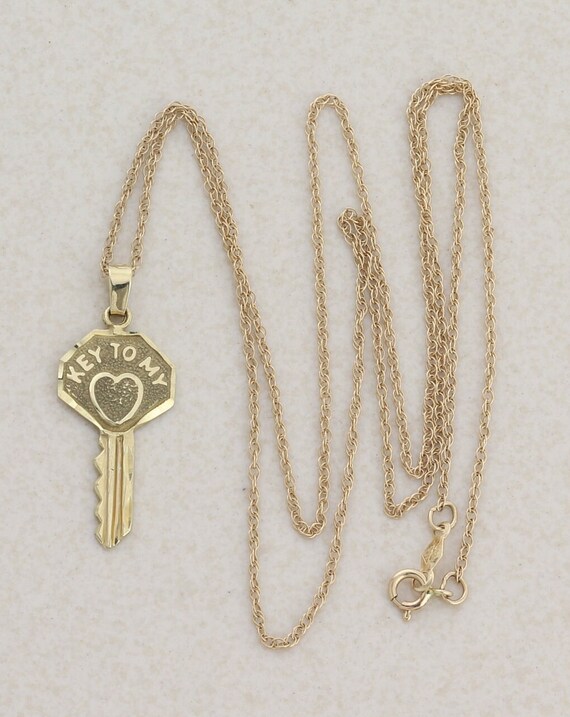 14k Yellow Gold 'Key To My Heart' Necklace 18" Ch… - image 5