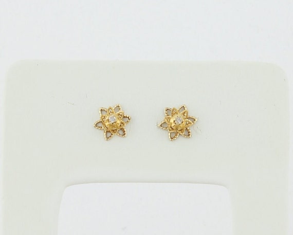 14k Yellow Gold Diamond Flower Earrings Stud Post - image 3