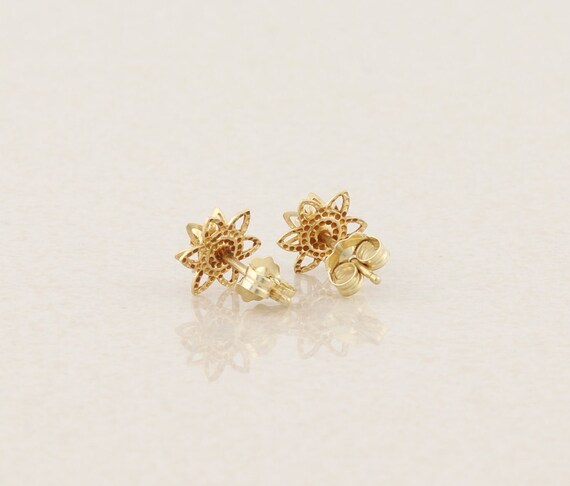 14k Yellow Gold Diamond Flower Earrings Stud Post - image 9