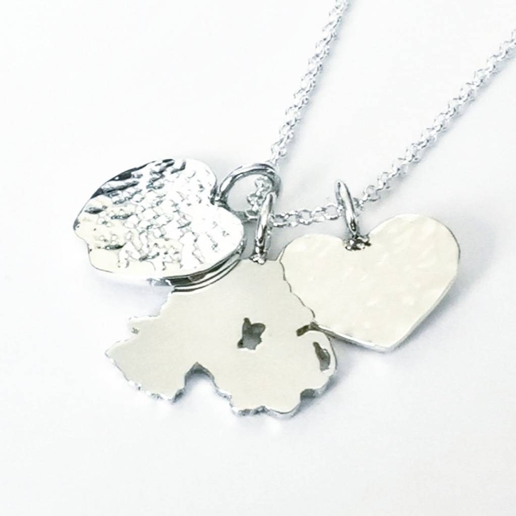 Details about   Gorgeous Map of Ireland necklace with Irish and green heart gift box Christmas 