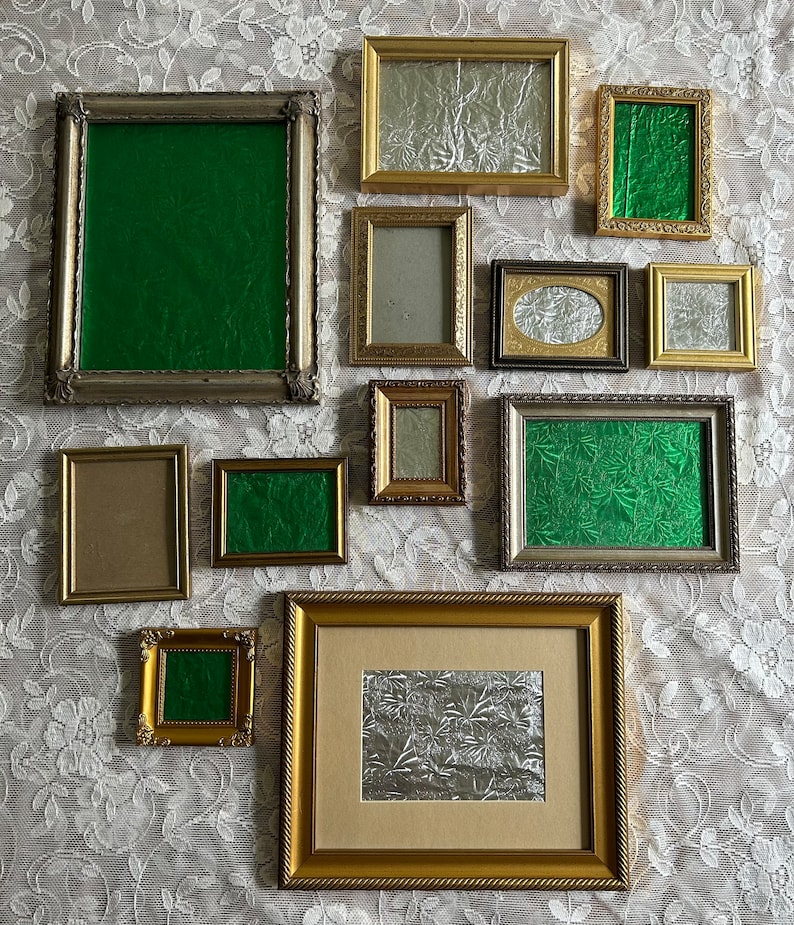 Set da parete per gallerie, cornici in legno color oro e argento, cornici in resina, cornici in finto legno immagine 1