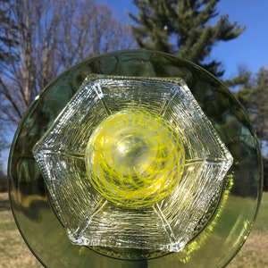 Glas-Garten-Kunst, up-cycled Glasblumen, Vintage Glas Blume Garten Kunst, Geburtstagsgeschenk, Muttertagsgeschenk, Frühlingsblumen Bild 2